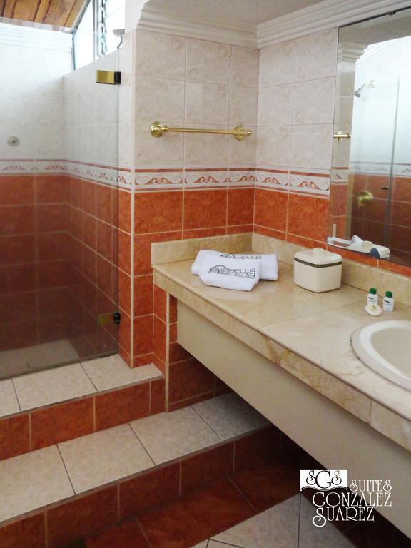 Hotel Suites Gonzalez Suarez Кито Экстерьер фото